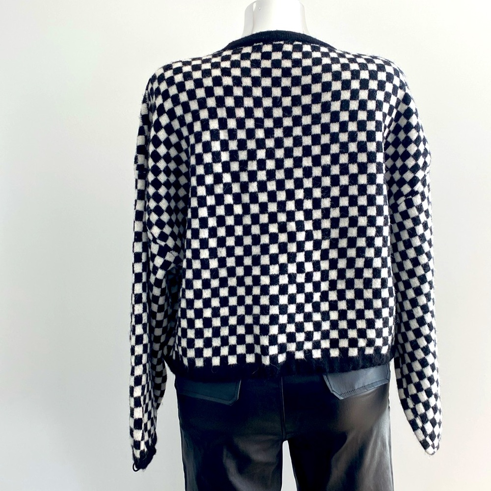 Checkered Sweater - Picture 7 of 9